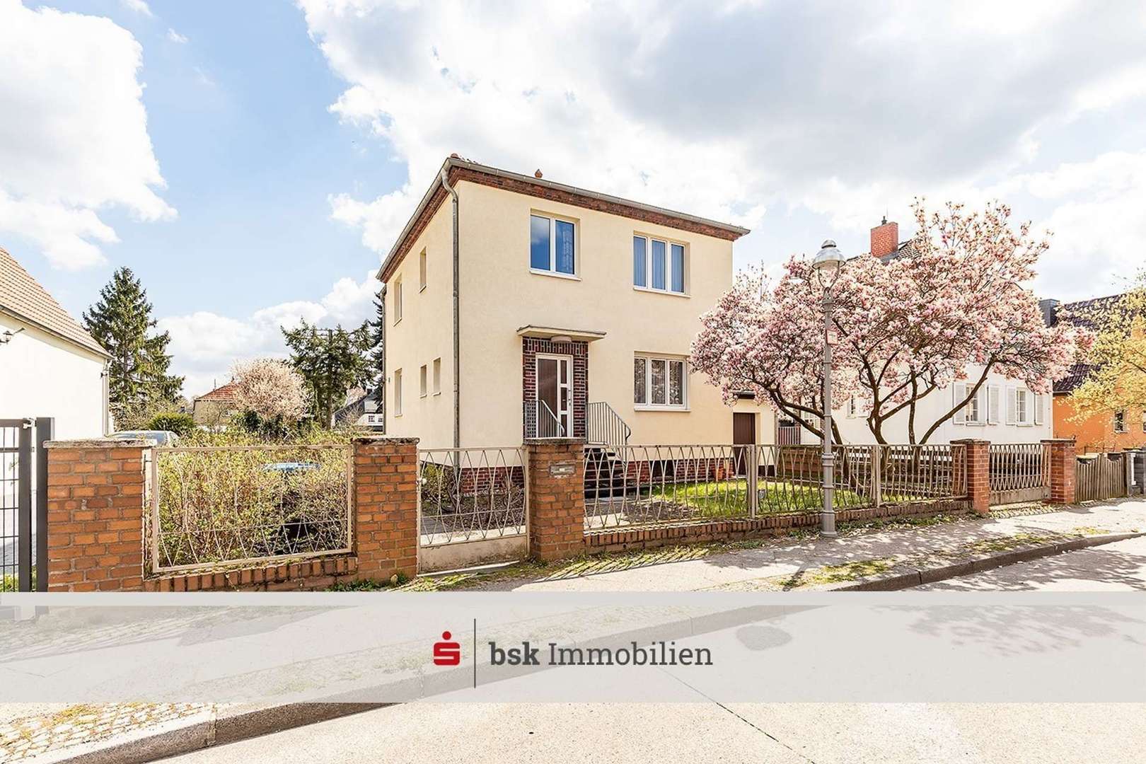 Straßenansicht - Einfamilienhaus in 12277 Berlin mit 138m² kaufen