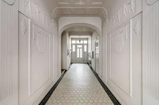Modernisierter 2-Zimmer-Altbau nahe Maybachufer