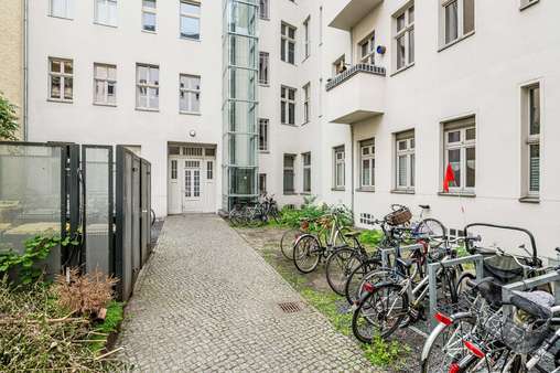 Hof - Erdgeschosswohnung in 12047 Berlin mit 46m² kaufen