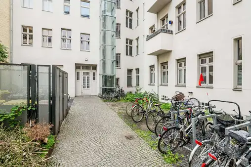 Modernisierter 2-Zimmer-Altbau nahe Maybachufer