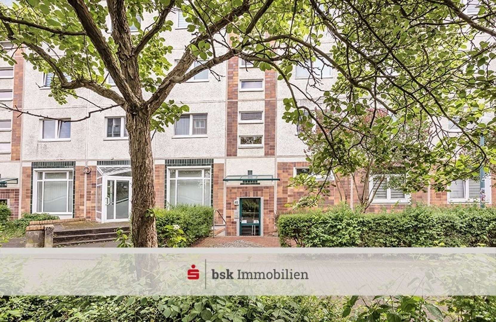 Hauseingang Hauseingang - Etagenwohnung in 12627 Berlin mit 72m² kaufen