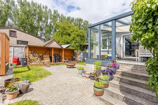 Modernes Einfamilienhaus mit schönem Garten in Berlin-Wartenberg