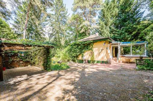 Haupteingang und Carport Haupteingang und Carport - Einfamilienhaus in 15754 Heidesee mit 98m² kaufen