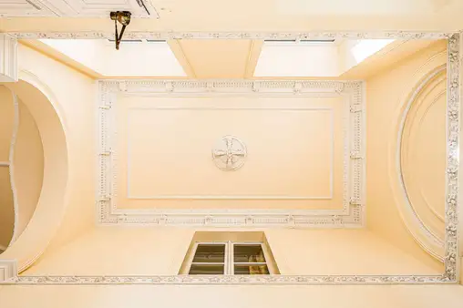 3-Zimmer-Altbau-Wohnung in zentraler Lage als Kapitalanlage