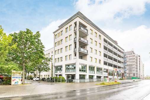 Gebäudeansicht Gebäudeansicht - Erdgeschosswohnung in 12559 Berlin mit 86m² kaufen