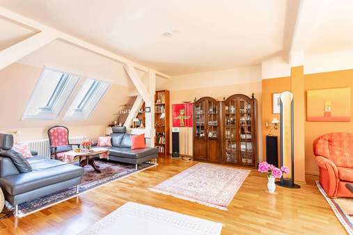 Wohnzimmer - Dachgeschosswohnung in 10781 Berlin mit 137m² kaufen
