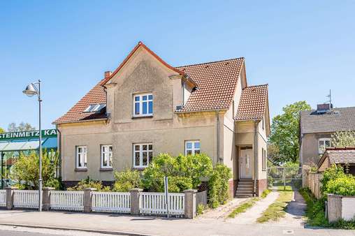 Vorderansicht Vorderansicht - Zweifamilienhaus in 14822 Brück mit 234m² kaufen
