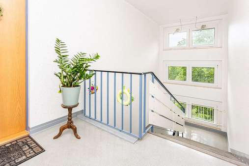 Treppenhaus  - Etagenwohnung in 12685 Berlin mit 71m² kaufen