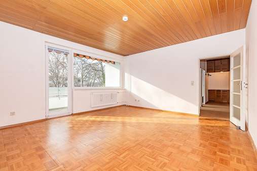 Wohnzimmer - Etagenwohnung in 12207 Berlin mit 93m² kaufen