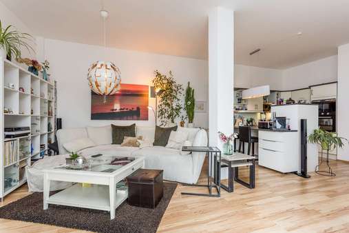 Wohnbereich Wohnbereich - Dachgeschosswohnung in 10318 Berlin mit 86m² kaufen