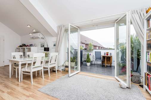 Zugang Dachterrasse Zugang Dachterrasse - Dachgeschosswohnung in 10318 Berlin mit 86m² kaufen