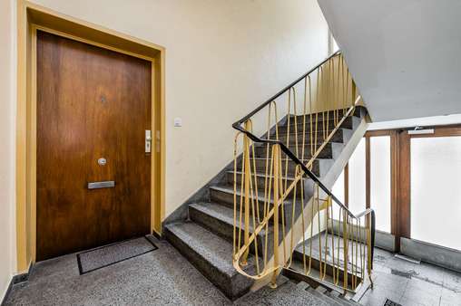Treppenhaus Treppenhaus - Erdgeschosswohnung in 10557 Berlin mit 53m² kaufen