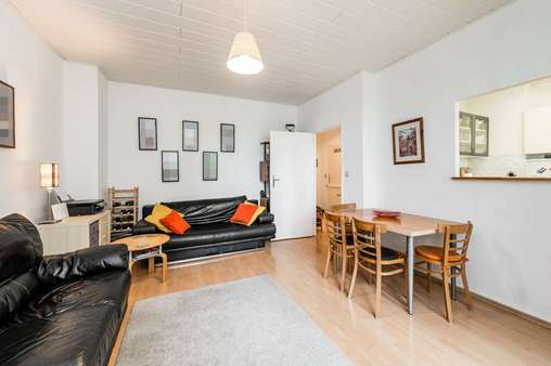 Wohnzimmer Wohnzimmer - Erdgeschosswohnung in 10557 Berlin mit 53m² kaufen