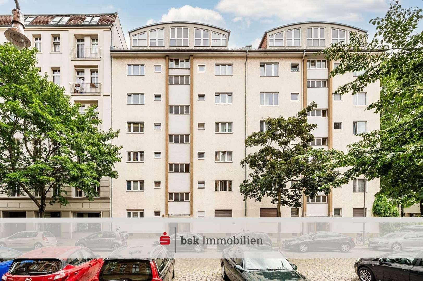 Gebäudeansicht Gebäudeansicht - Erdgeschosswohnung in 10557 Berlin mit 53m² kaufen