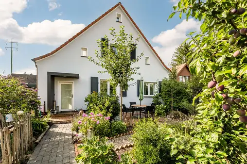 Großzügiges Einfamilienhaus mit Ferienwohnung nahe Karower Teiche