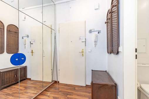 Flur Flur - Erdgeschosswohnung in 14052 Berlin mit 35m² kaufen
