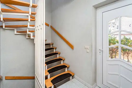 6 Zimmer EFH, 131 m² Wohnfläche und 1.329 m² teilbares Grundstück