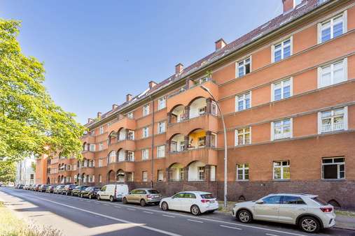 Straßenansicht Straßenansicht - Wohnung in 13353 Berlin mit 63m² kaufen
