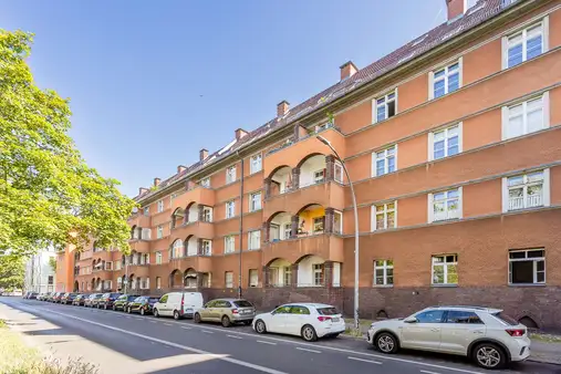 Vermietete 2-Zimmer-Wohnung mit Potential im Brüsseler Kiez