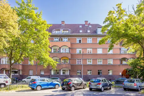 Vermietete 2-Zimmer-Wohnung mit Potential im Brüsseler Kiez