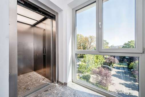 Personenaufzug Personenaufzug - Penthouse-Wohnung in 13055 Berlin mit 88m² kaufen