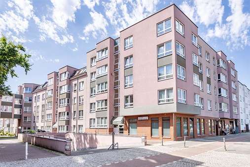 Hausansicht Hausansicht - Etagenwohnung in 10315 Berlin mit 69m² kaufen