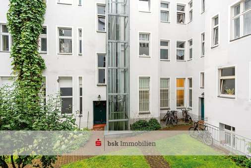 Hinterhof - Etagenwohnung in 12159 Berlin mit 26m² kaufen