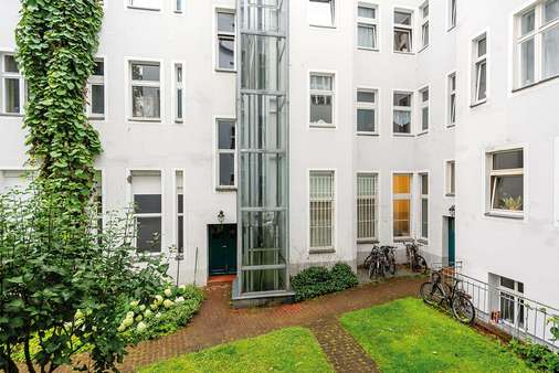 Hinterhof Hinterhof - Etagenwohnung in 12159 Berlin mit 26m² kaufen