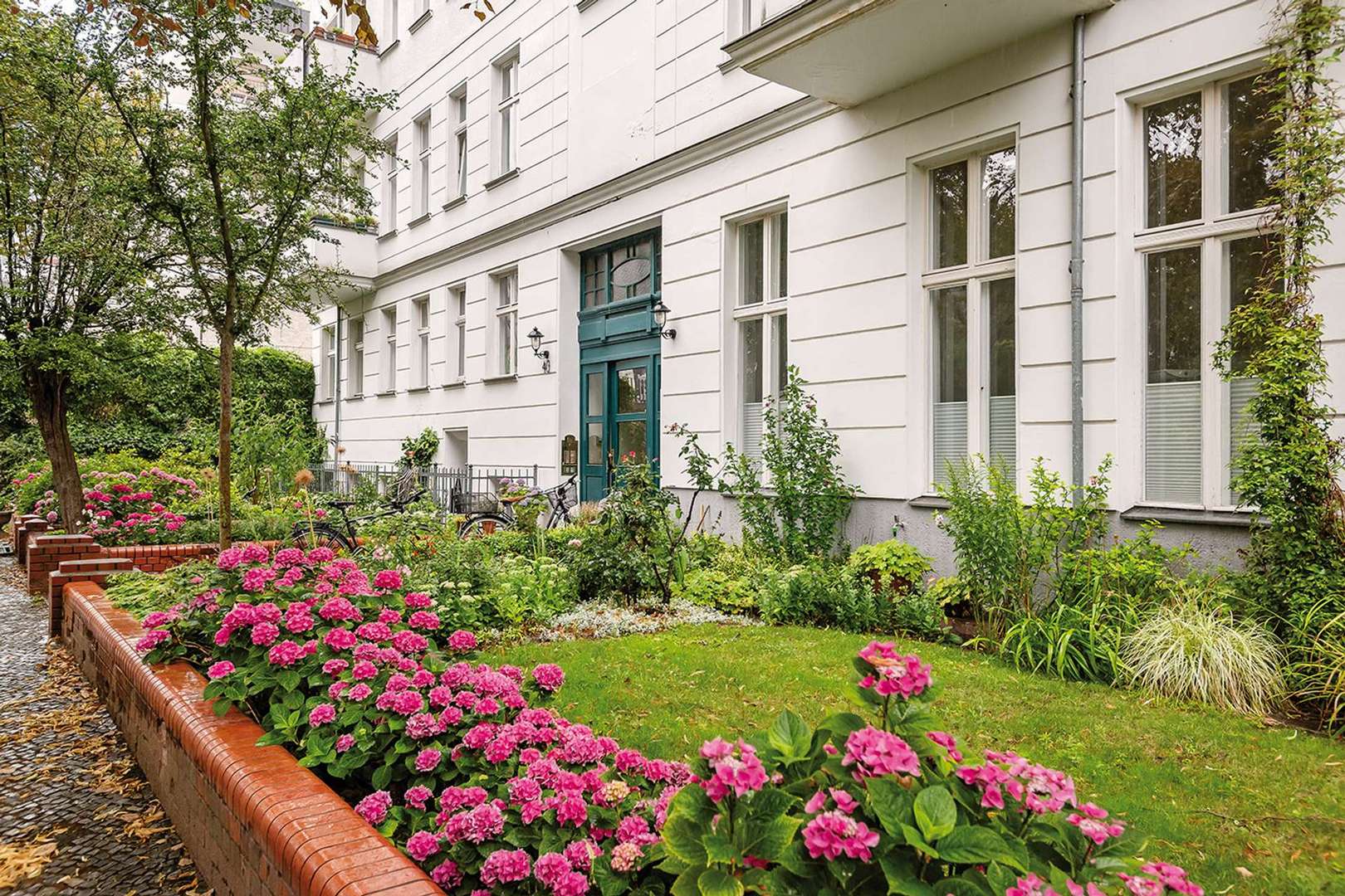 Hausansicht Hausansicht - Etagenwohnung in 12159 Berlin mit 26m² kaufen