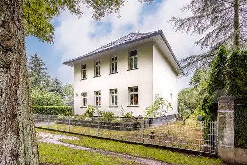 Einfamilienhaus mit Einliegerwohnung nahe Rennbahn Hoppegarten