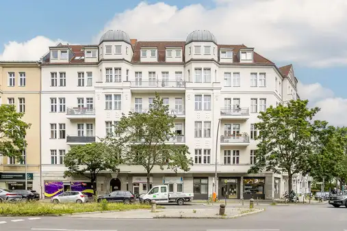 Altbaucharme trifft Luxusausstattung - Apartment im Güntzelkiez