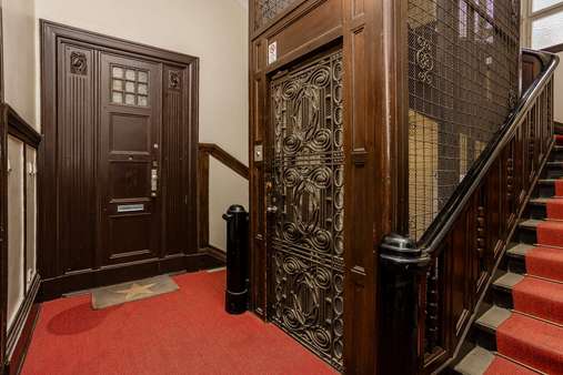 Hausflur Hausflur - Etagenwohnung in 10717 Berlin mit 67m² kaufen