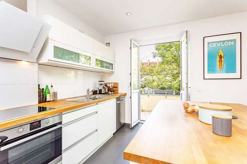 Küche mit Balkonzugang Küche mit Balkonzugang - Etagenwohnung in 12105 Berlin mit 97m² kaufen