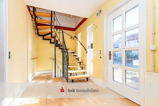 Hauseingang Hauseingang - Einfamilienhaus in 12623 Berlin mit 164m² kaufen