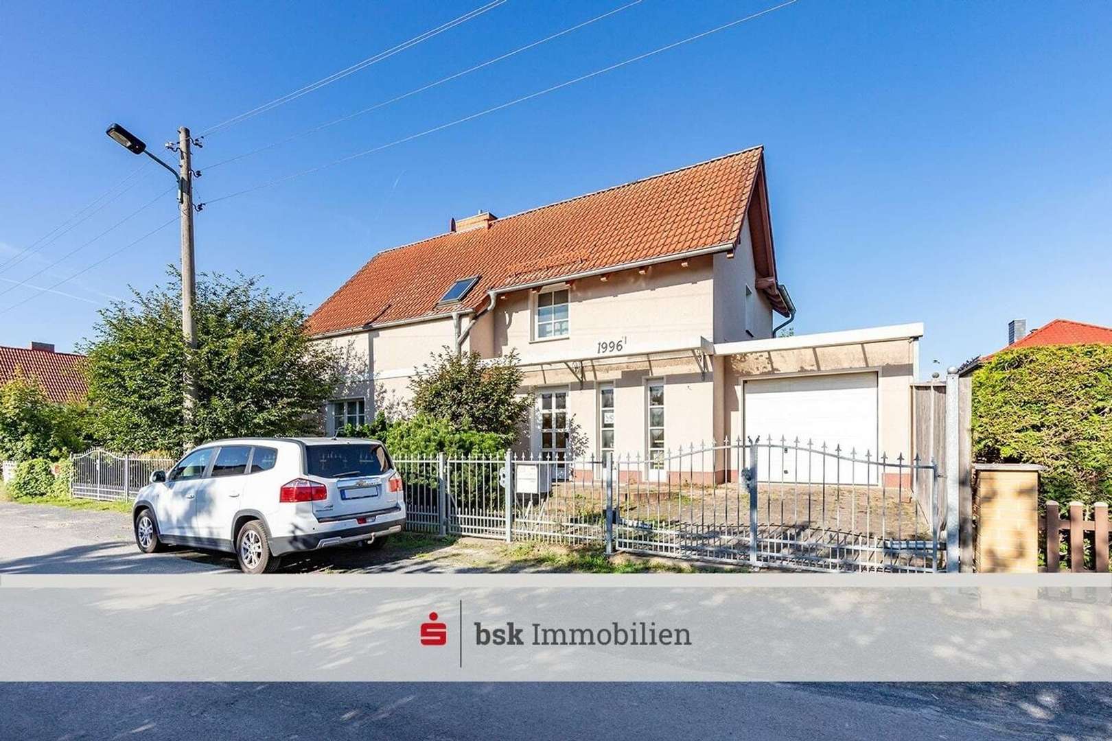 Außenansicht Außenansicht - Einfamilienhaus in 12623 Berlin mit 164m² kaufen