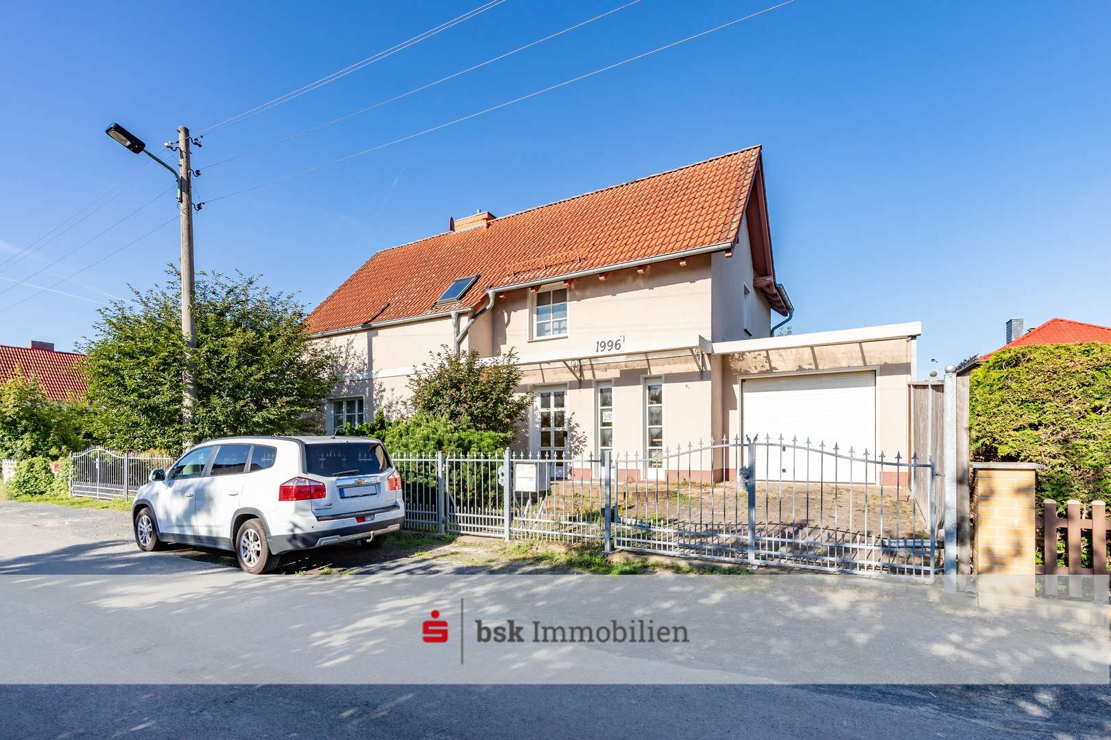 Hausansicht Hausansicht - Einfamilienhaus in 12623 Berlin mit 164m² kaufen