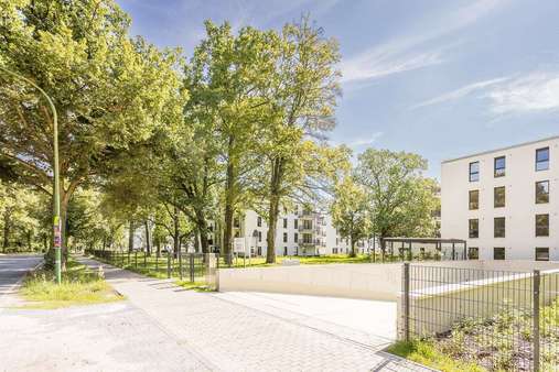 Einfahrt Tiefgarage Einfahrt Tiefgarage - Etagenwohnung in 15711 Königs Wusterhausen mit 84m² kaufen