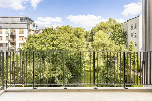 Bezugsfertiger Neubau in Friedrichshain: 3 Zimmer mit Balkon!