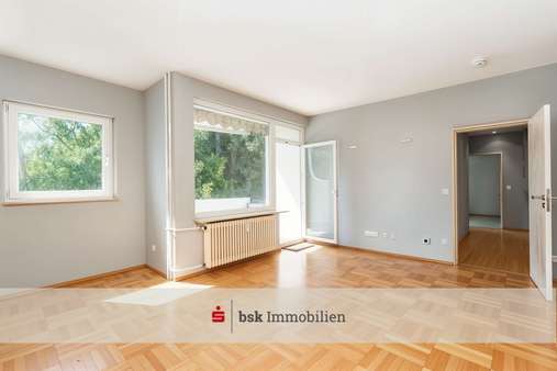 Wohnzimmer mit Balkonzugang - (KI generiert) - Etagenwohnung in 14167 Berlin mit 57m² kaufen