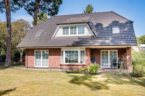 Seitenansicht - Einfamilienhaus in 14612 Falkensee mit 153m² kaufen