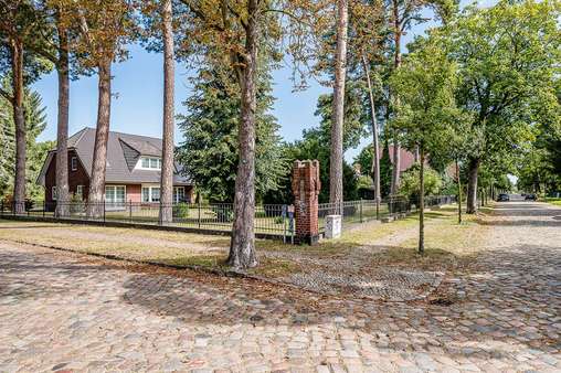 Straßenansicht - Einfamilienhaus in 14612 Falkensee mit 153m² kaufen