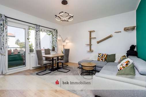 Wohnzimmer - Etagenwohnung in 13407 Berlin mit 73m² kaufen