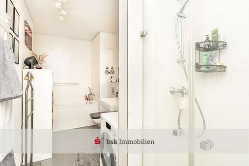 Badezimmer Badezimmer - Etagenwohnung in 10367 Berlin mit 54m² kaufen