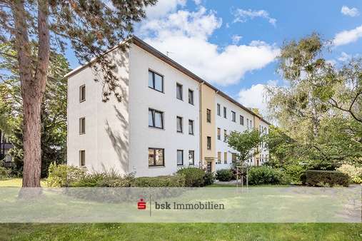 Hausansicht Hausansicht - Etagenwohnung in 12209 Berlin mit 36m² kaufen