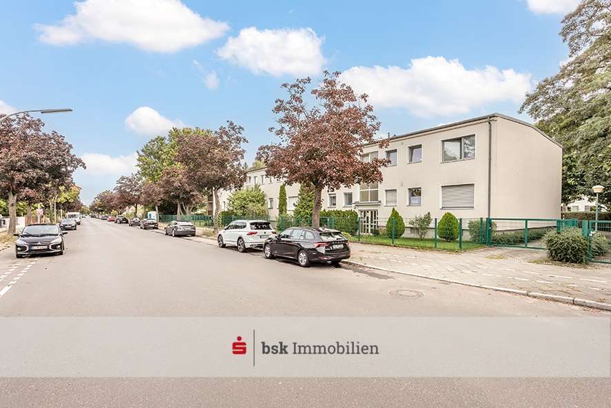 Hausansicht Hausansicht - Etagenwohnung in 12309 Berlin mit 63m² kaufen
