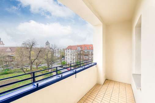 Balkon - Etagenwohnung in 12103 Berlin mit 108m² kaufen