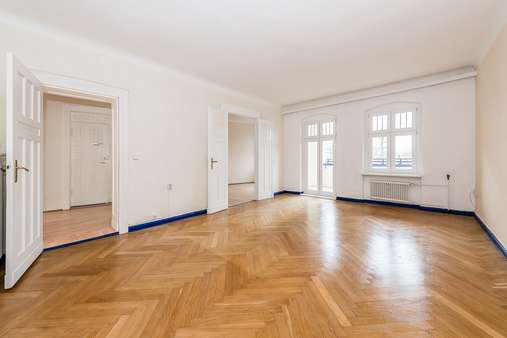 Wohnzimmer - Etagenwohnung in 12103 Berlin mit 108m² kaufen