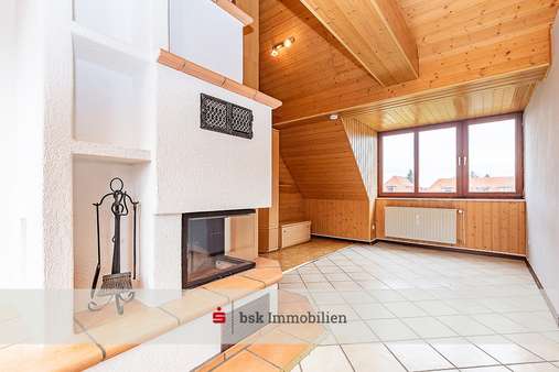 Kamin im Wohnzimmer - Dachgeschosswohnung in 13583 Berlin mit 122m² kaufen