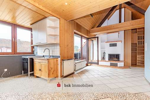 Wohnzimmer und Küche - Dachgeschosswohnung in 13583 Berlin mit 122m² kaufen