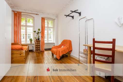 Wohnzimmer - Etagenwohnung in 10997 Berlin mit 90m² kaufen